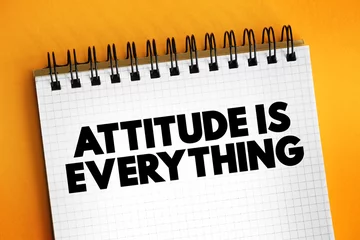 Behang Attitude Is Everything text on notepad, concept background © dizain