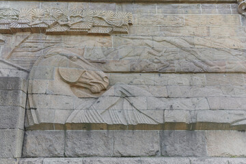 Interessante Skulpturen an der Fassade des Völkerschlachtdenkmals bei Leipzig, in Sachsen,...