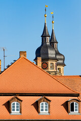 Fototapeta na wymiar KDie beiden Türme der Stadtkirche in Bayreuth