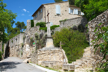Schönes Dorf Goult im Luberon in der Provence