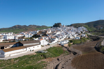 Fototapeta na wymiar vista del bonito pueblo de Ardales en la provincia de Málaga, España