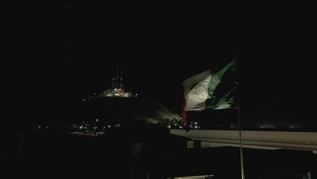 bandera de mexico en hermosillo sonora cerro de la campana