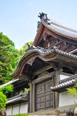 入母屋屋根と唐破風屋根