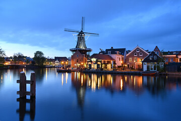 Fototapeta na wymiar De Adriaan windmill in Haarlem at night.