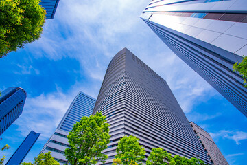 休日の大阪ビジネスパーク　高層ビル群