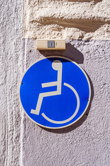 Rollstuhlfahrer klingen