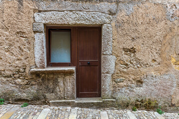 The  Old door