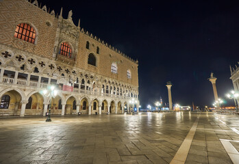 Fototapeta na wymiar San Marco square in Venice, at the night time