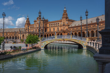 Obraz na płótnie Canvas Plaza de Espana and Navarre Bridge - Seville, Andalusia, Spain