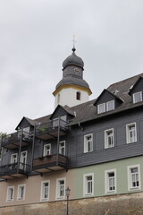 Fototapeta na wymiar Alte Häuser und die Stephanskirche in Simmern.
