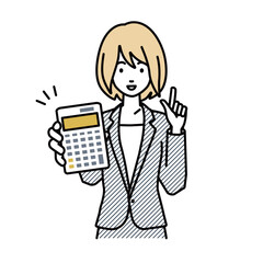 立って電卓を指差してこちらに向けて見せているスーツの女性