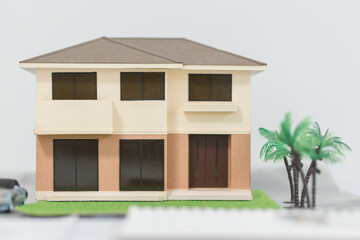 ミニチュアサイズの家の模型・住宅模型・建築模型・設計図

