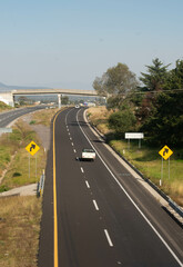 automovil en carretera