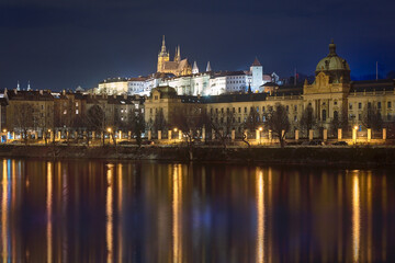 Fototapeta na wymiar Praga Città Repubblica Ceca Notte