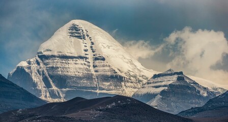 Beautiful shot of the snowy Mount Kailash in Taqin County, Ali Prefecture, Tibet, China - obrazy, fototapety, plakaty