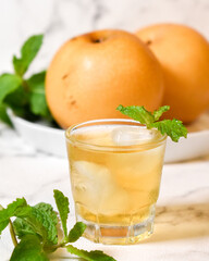 Iced Mint Tea with Pear
