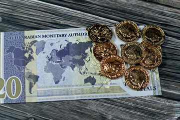 20 SAR twenty Saudi Arabia Riyals banknote currency bill money Commemorative issue with sovereign British gold coins shapes bullion coin features George Jewellery or jewelry, Gold price in Saudi riyal