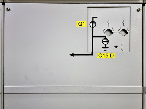 MV Gas-Insulated Switchgear (GIS), Operating mechanism part, DS is close position, and ES is an open position.