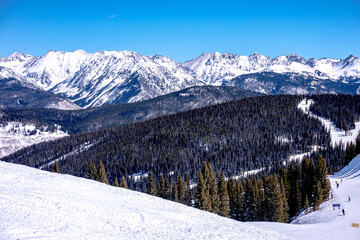 Fototapeta premium vail ski resort town and ski mountain in colorado