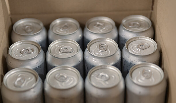 Aluminium cans for soft drinks in carton box