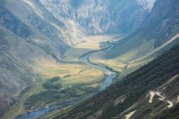 Fototapeta na wymiar Valley of the river of Chulyshman. Altai mountains, Russia, beautiful summer day