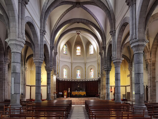 Fototapeta premium Interior e altar da Igreja de Nossa Senhora da Rocha em Biarritz no País Basco, França