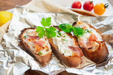 モッツアレラチーズのタルティーヌ