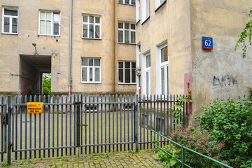warsaw ghetto wall remnant