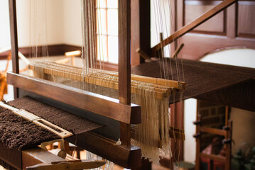 Obraz na płótnie Canvas A very old loom for weaving cloth. 