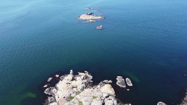 Drone footage from lighthouses and ilands north of H&ouml;n&ouml; harbour. H&ouml;n&ouml; is an island just north of Gothenburg.