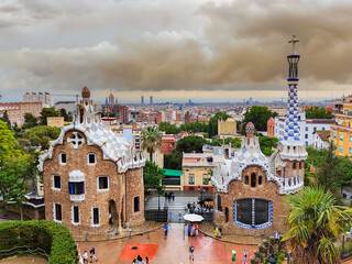 Park Güell is the reflection of Gaudí's artistic plenitude, which belongs to his naturalist phase...