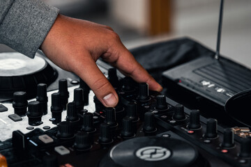 dj mixing music