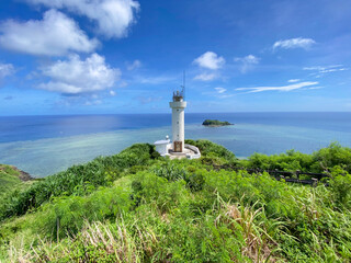 晴れた日の沖縄県石垣島の最北端いある平久保崎灯台