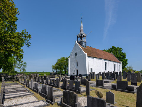 Church of Niebert in Friesland || Kerk van Niebert in Friesland