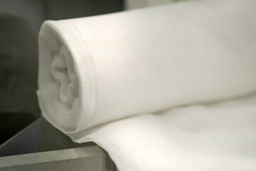 Medical bandages, cotton wool and tampons for wound dressing