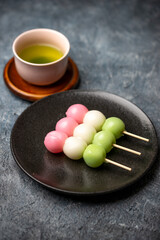 三色団子と日本茶　和風イメージ