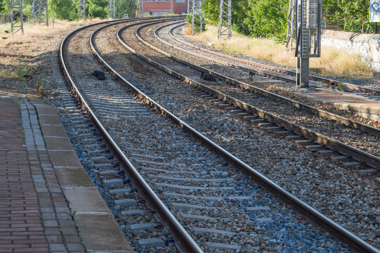 Train tracks forming a curve in the Spanish railway network