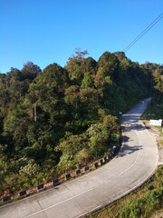 the road to the mountain