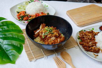 Fried Chicken Noodles Put the chopped fried chicken