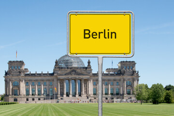 Ortstafel, Berlin, Reichstag, (Symbolbild)