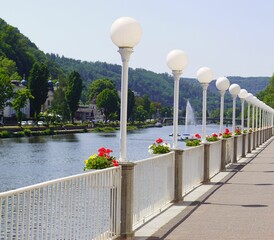 Die Promenade in der Unesco Weltkulturerbe Stadt Bad Ems an dem Fluss Lahn