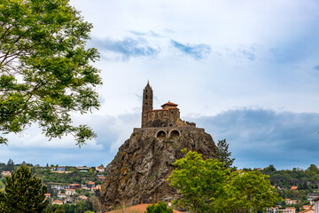 Rocher et chapelle Saint-Michel D'Aiguilhe au Puy en Velay © Gerald Villena
