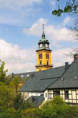 Der Kirchturm von Augustusburg in Sachsen in der Nähe von Chemnitz