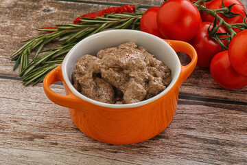 Soft chicken liver with cream