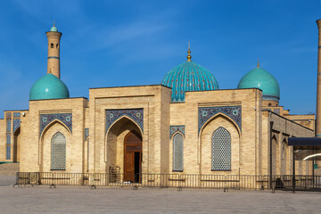 Fototapeta na wymiar Muyi Muborak Madrasah, Tashkent. Uzbekistan