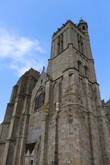 Fototapeta na wymiar church of Dol de Bretagne 