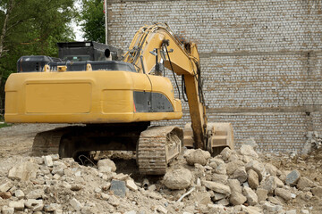 excavator at work - 607559946