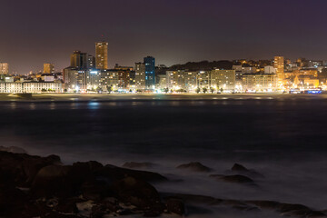 Fototapeta na wymiar Night view of the bay of A Coruña in front of the sea