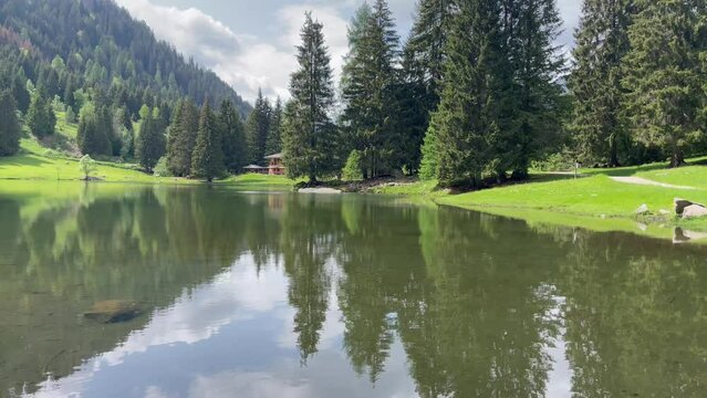 lago dei caprioli pellizzano val di sole trentino 