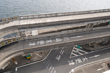 海ほたるパーキングエリアの川崎・木更津方面の道路標示